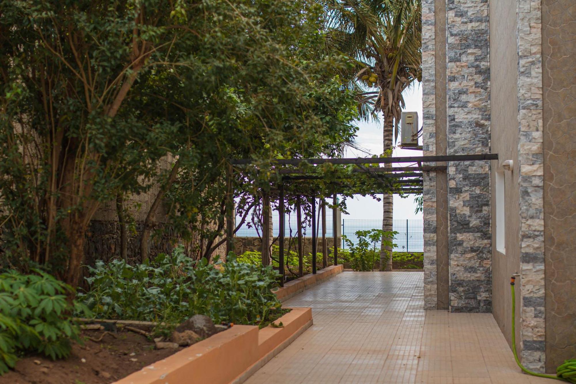 Cidade Paradise Guesthouse Cidade Velha ภายนอก รูปภาพ